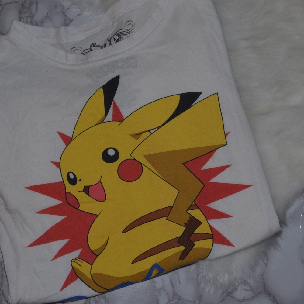 Doe Presents Pokemon Pikachu Graphic T-Shirt Women’s Medium - *See Description*